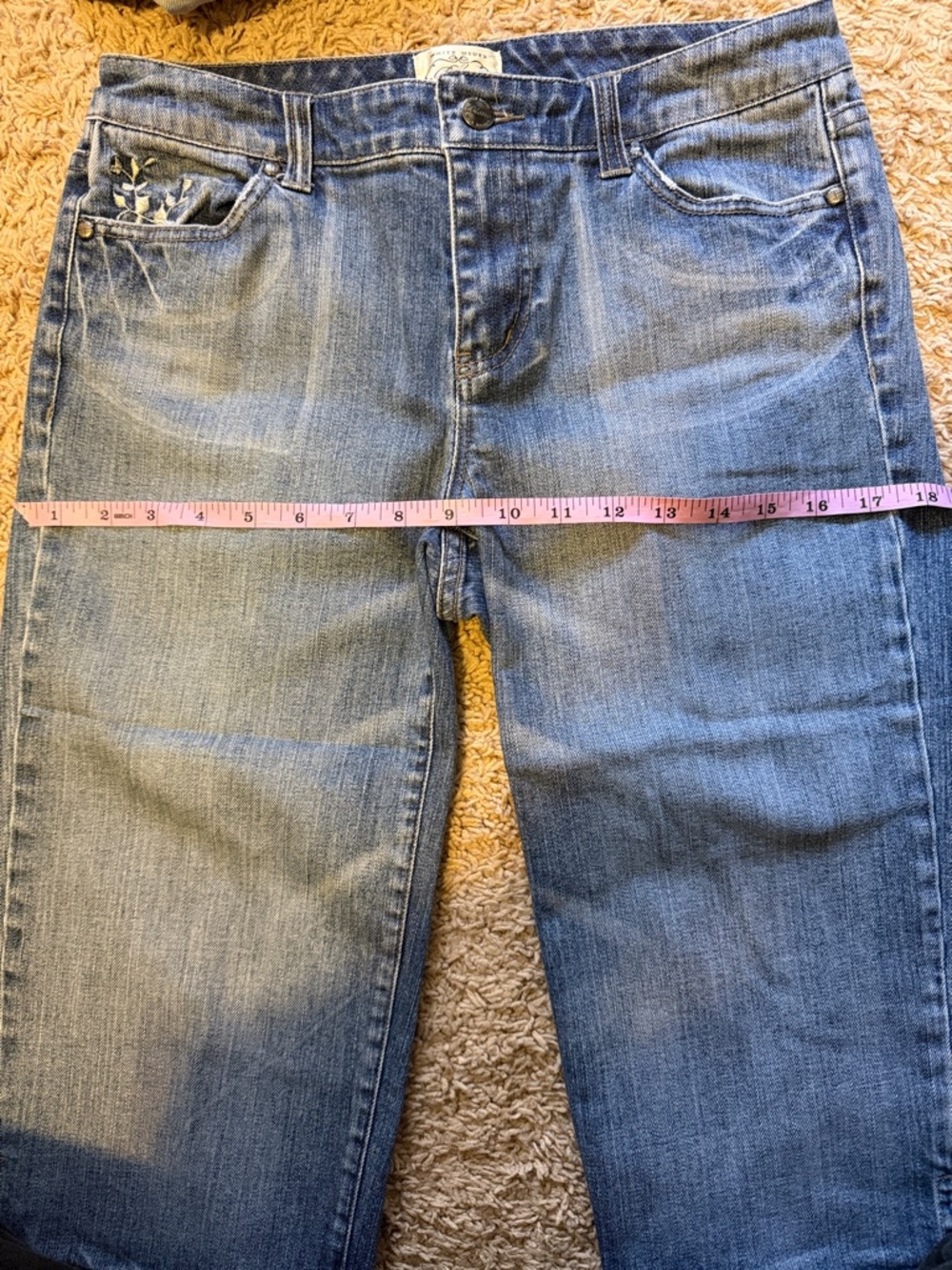Y2K Blanc White House Black Market blue embroidered capri jeans Size 4 - Picture 7 of 7